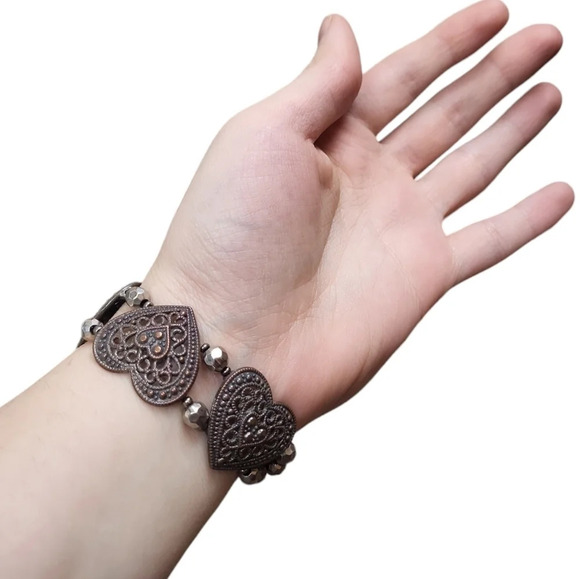 Vintage Perforated Heart Flower Hollow Out Laced Bracelet - Picture 5 of 5